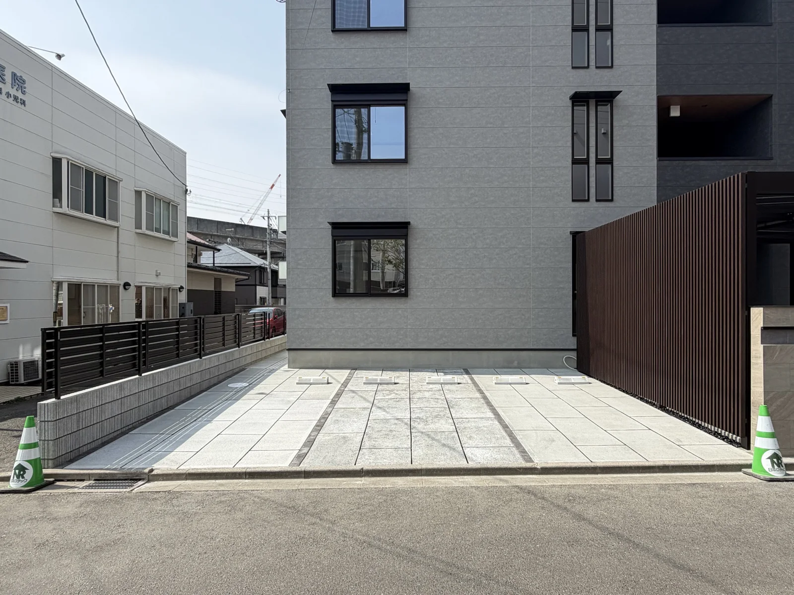 集合住宅駐車場のドットコンプラス施工事例